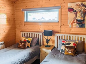 2 室のベッドルーム、WiFi (無料)、ベッドシーツ