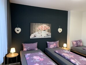 3 bedrooms, iron/ironing board, free WiFi, bed sheets