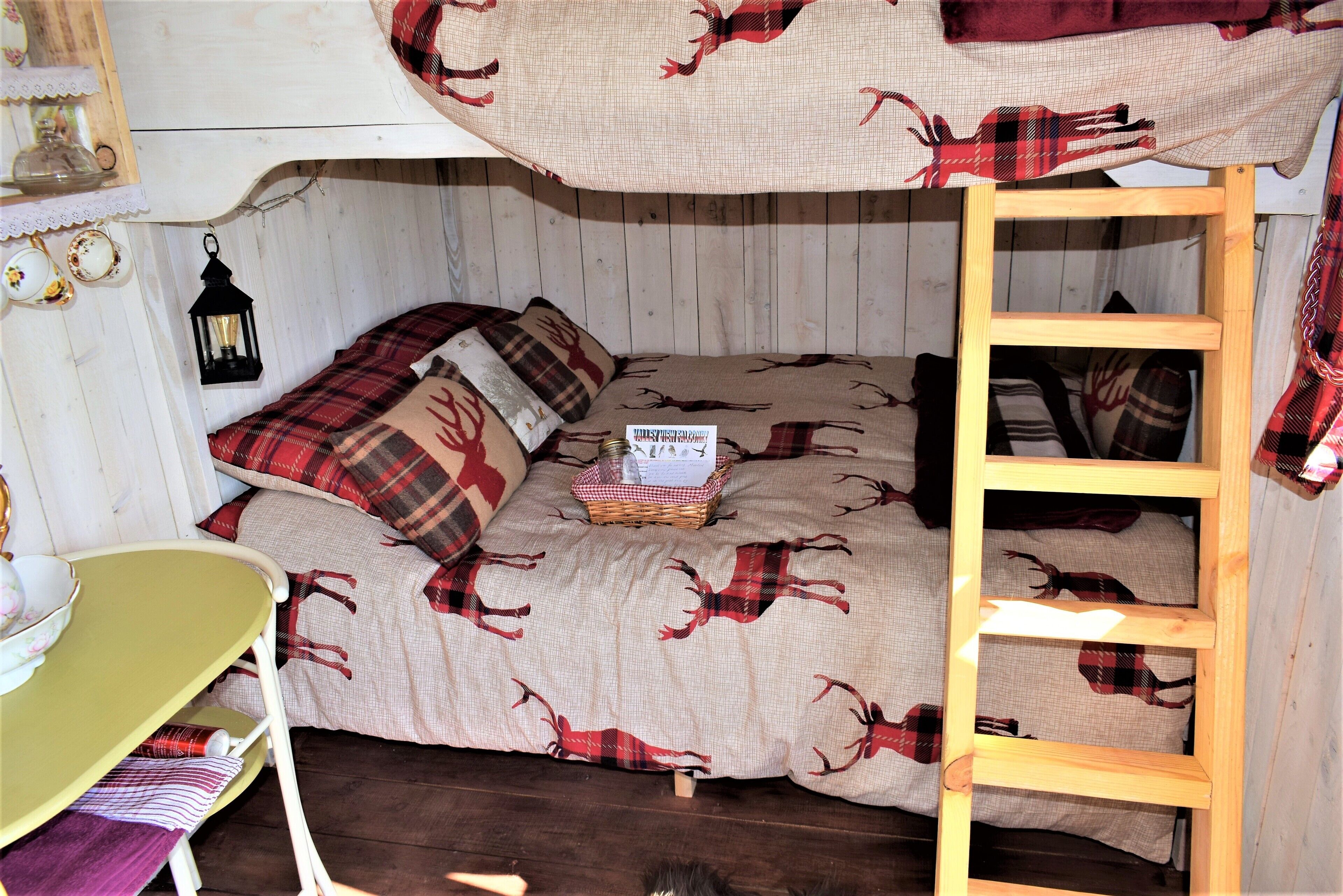 Cabin, 2 Queen Beds | 1 bedroom, bed sheets