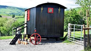 Cabin, 2 Queen Beds | Children’s area