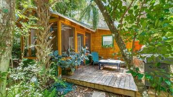 House (Tin Shed Revival Cabin) | Property entrance