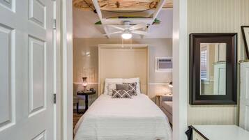 House (Tin Shed Revival Cabin) | 1 bedroom