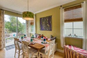 Casa, várias camas (Bay Bridge Beach Boho) | Cozinha privada