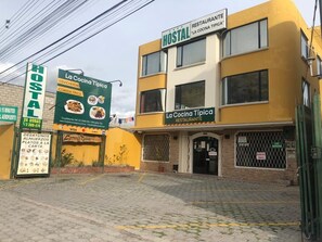 Fachada de la propiedad
