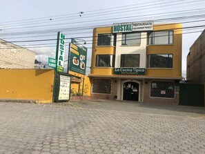 Exterior - Hostal La Cocina Tipica (Guayllabamba)