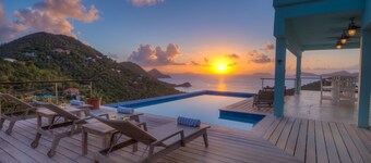 SEVEN TEN - coastal vibes, fab layout & fun times for the perfect vacation