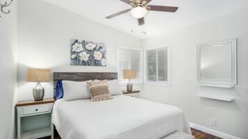 3 bedrooms, iron/ironing board, WiFi, bed sheets