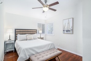 3 chambres, fer et planche à repasser, Wi-Fi, draps fournis