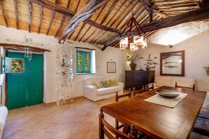 Interior - Villa with sea view, privacy and relaxation. (Cannigione)