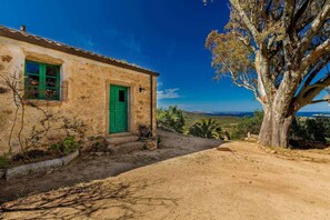 Exterior - Villa with sea view, privacy and relaxation. (Cannigione)