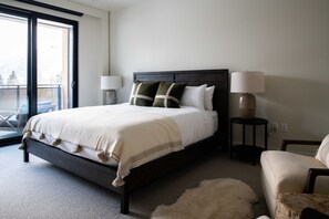 3 slaapkamers, een strijkplank/strijkijzer, wifi, beddengoed