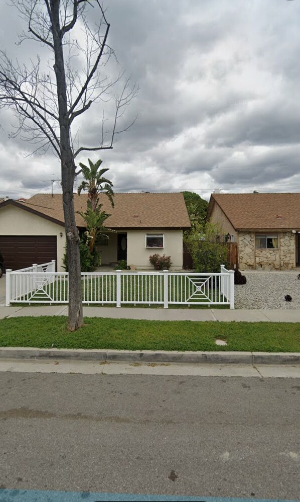 Exterior - ALL you want and need for a perfect vacation. And a hot tub 🤠 (Los Angeles)