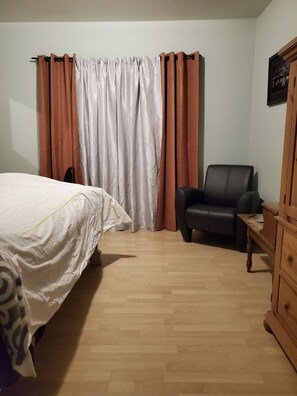 1 chambre, fer et planche Ă repasser, Wi-Fi, draps fournis