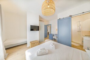 3 quartos, ferros/tábuas de passar roupa, Wi-Fi, roupa de cama