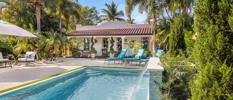Outdoor pool, a heated pool