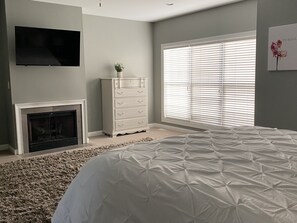 7 bedrooms, iron/ironing board, travel crib, free WiFi