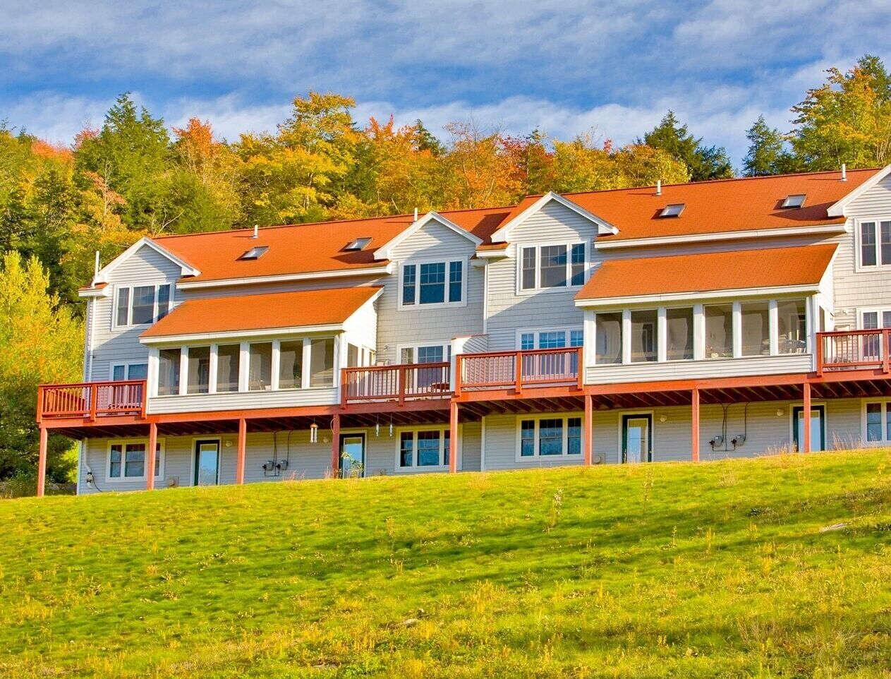 Price reduction-Skier's studio apartment with hot tub! .
