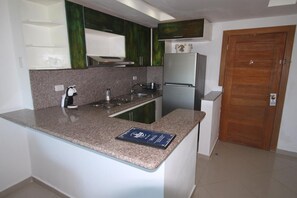 Private kitchen - Beautiful Ocean View Apart. 504-B (5 Th Foor) (Boca Chica)