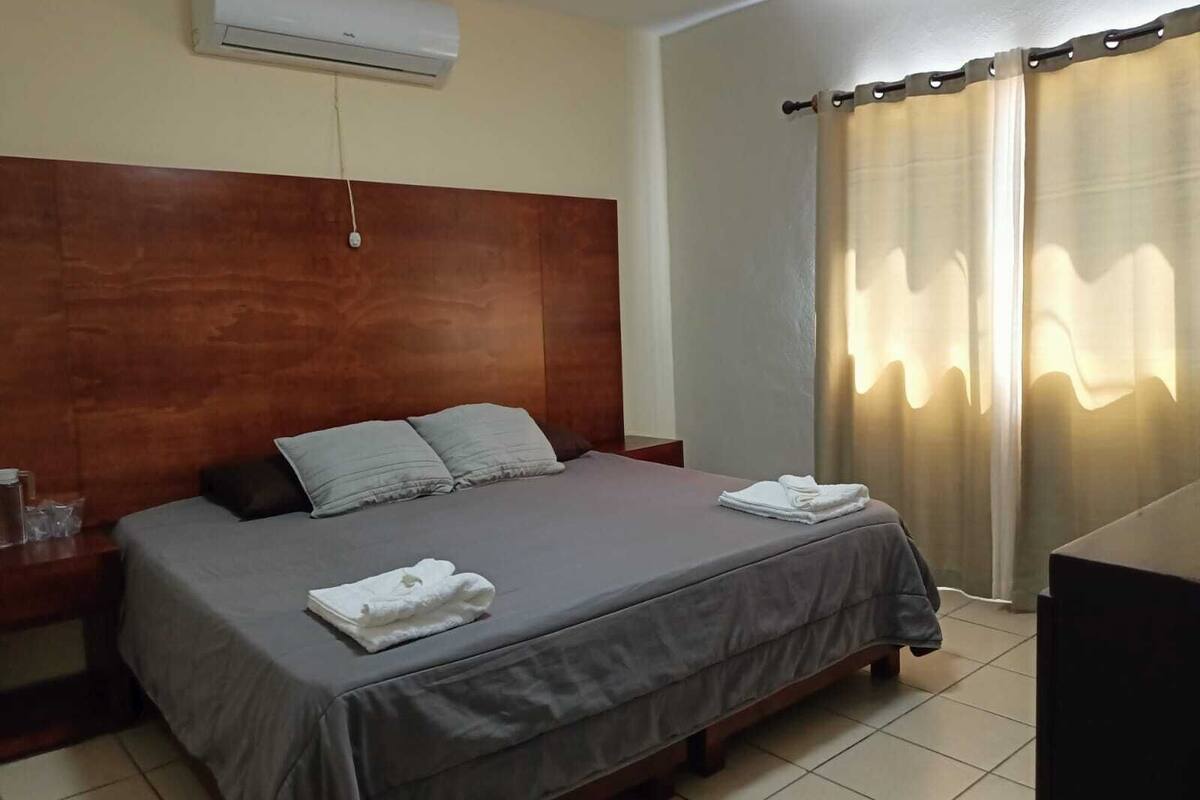 Standard Double or Twin Room (Room 13) | WiFi (free), bed sheets