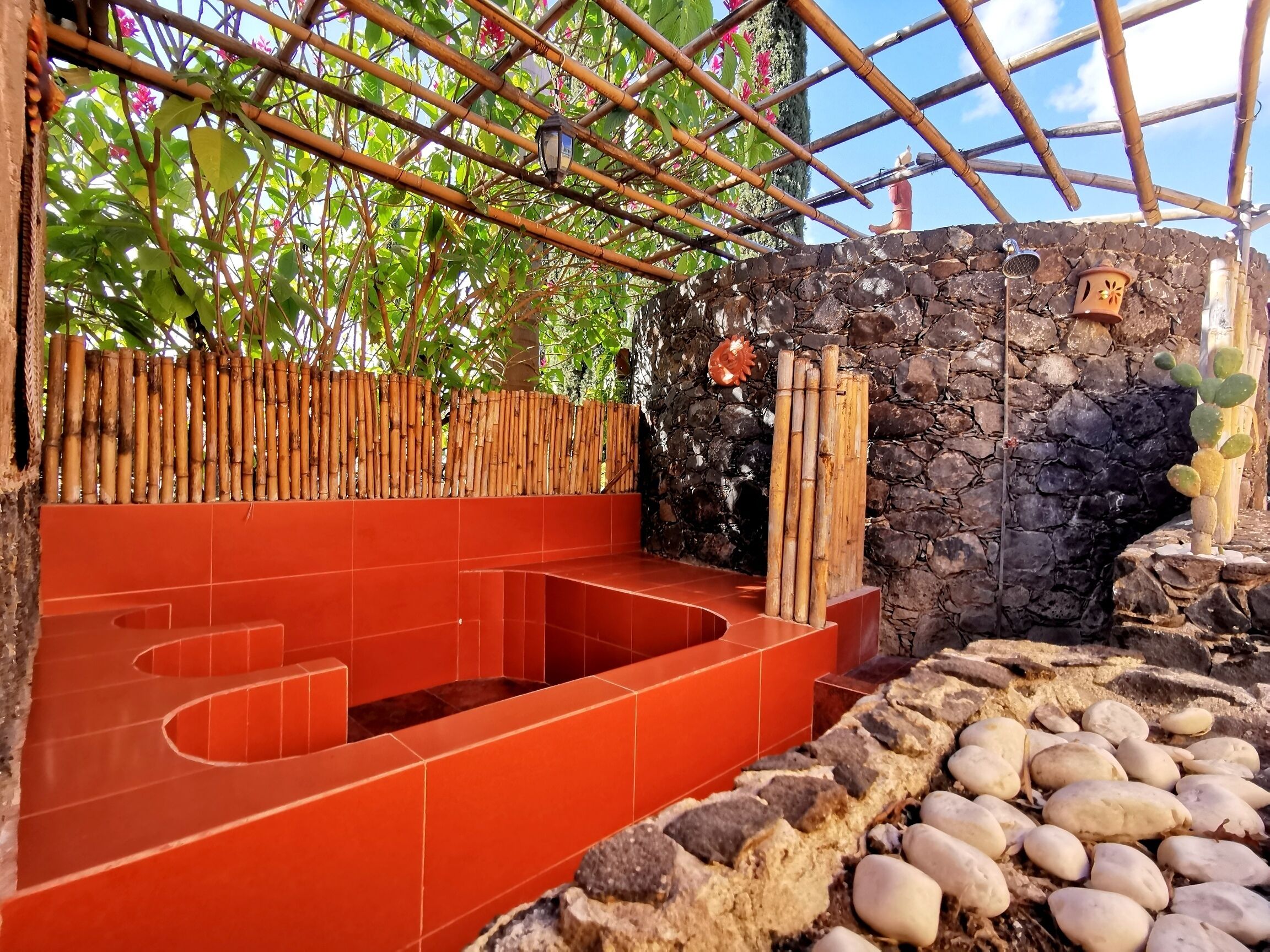 Couples treatment room(s), body treatments, Swedish massages