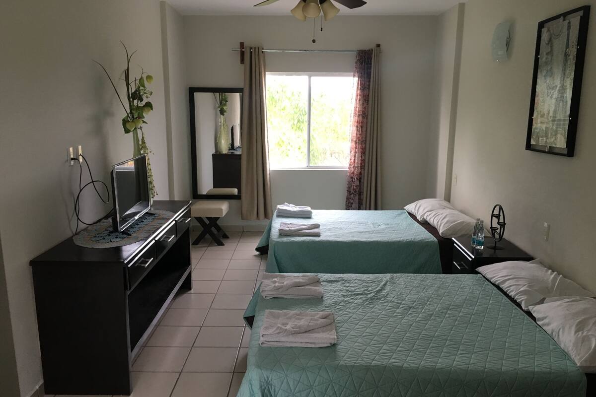 Double Room (Room 9) | WiFi (free), bed sheets