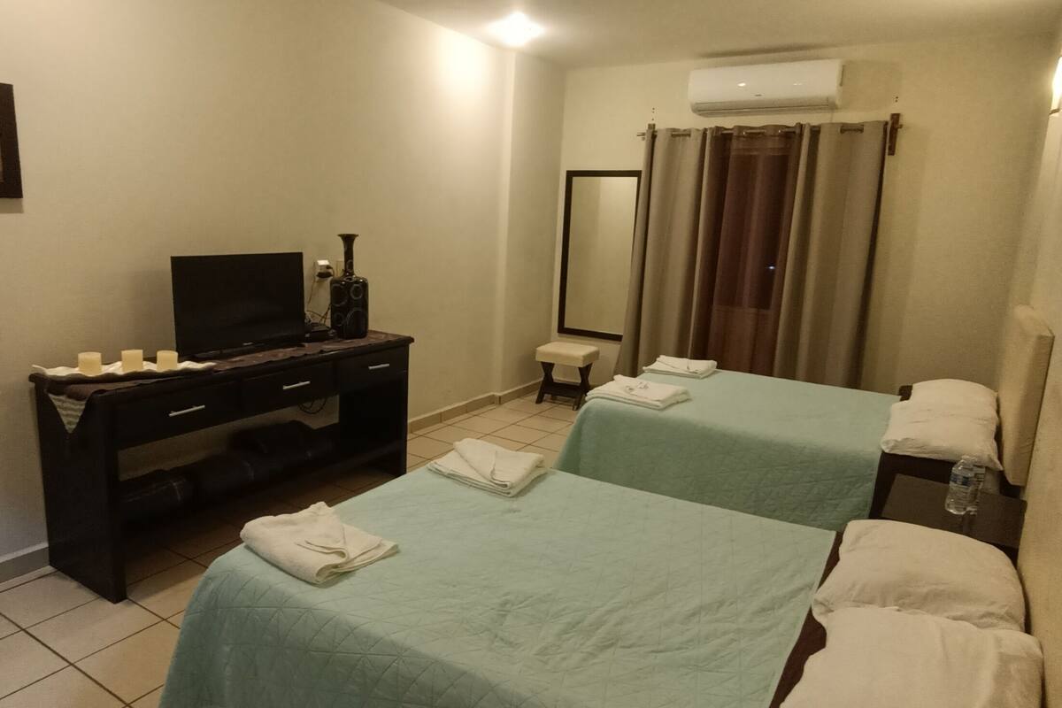 Double Room (Room 7) | WiFi (free), bed sheets