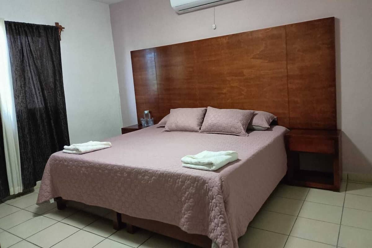 Double or Twin Room (Room 12) | Free WiFi, bed sheets