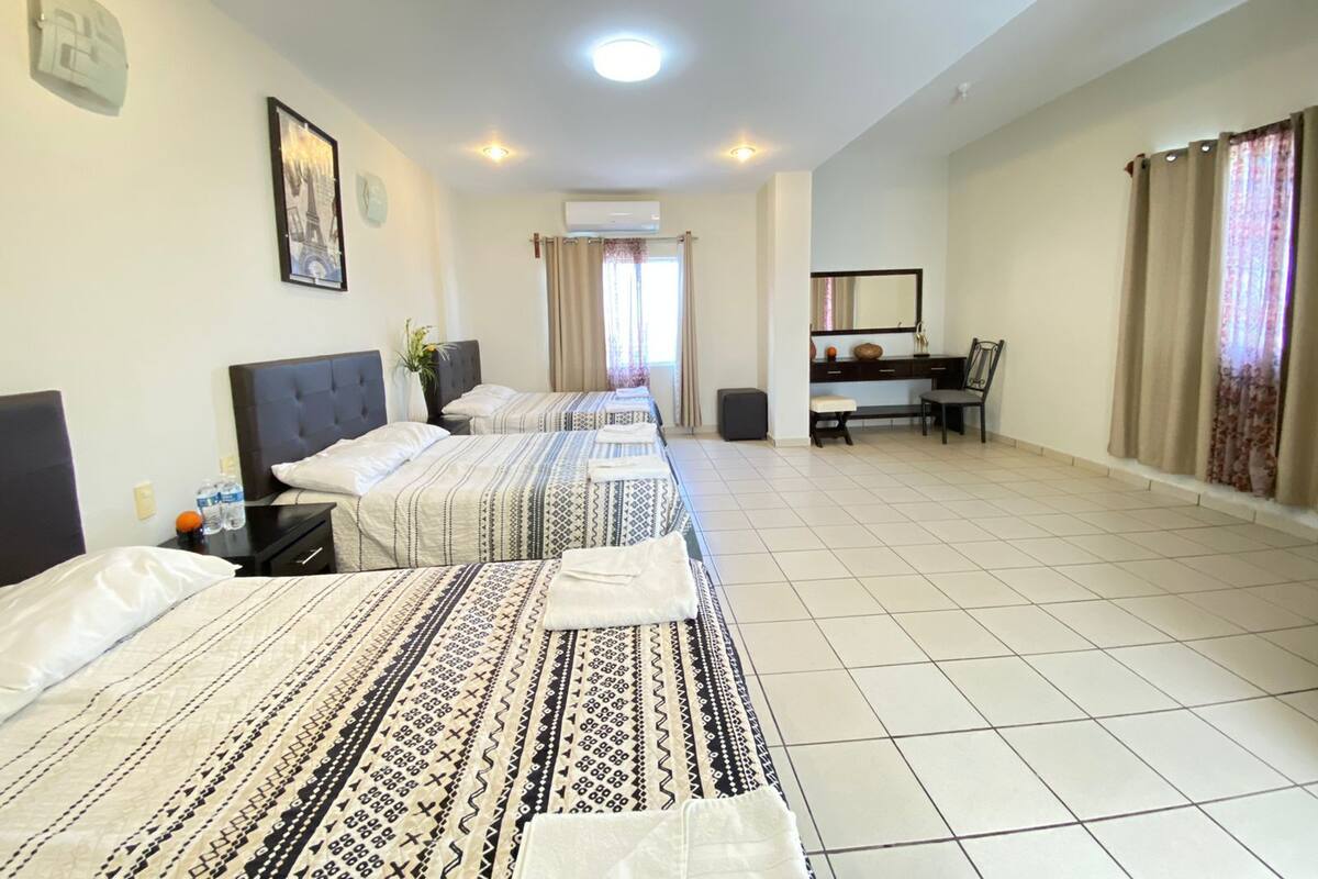 Triple Room (Room 10) | WiFi (free), bed sheets
