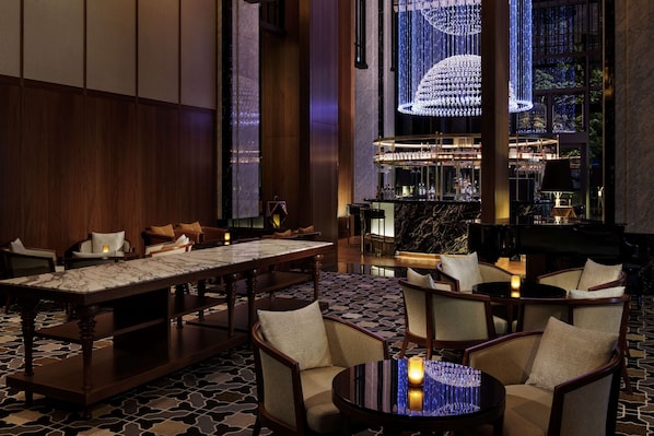 2 restaurants, breakfast, lunch, dinner served; Italian cuisine