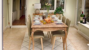 Deluxe Cottage, Private Bathroom, Garden View (Ivy Cottage) | Restaurant - Ivy Cottage (Cheltenham)