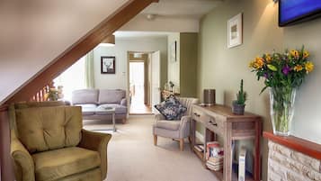 Deluxe Cottage, Private Bathroom, Garden View (Ivy Cottage) | Lounge