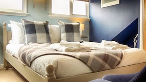 Deluxe Cottage, Private Bathroom, Garden View (Ivy Cottage) | 3 bedrooms - Ivy Cottage (Cheltenham)