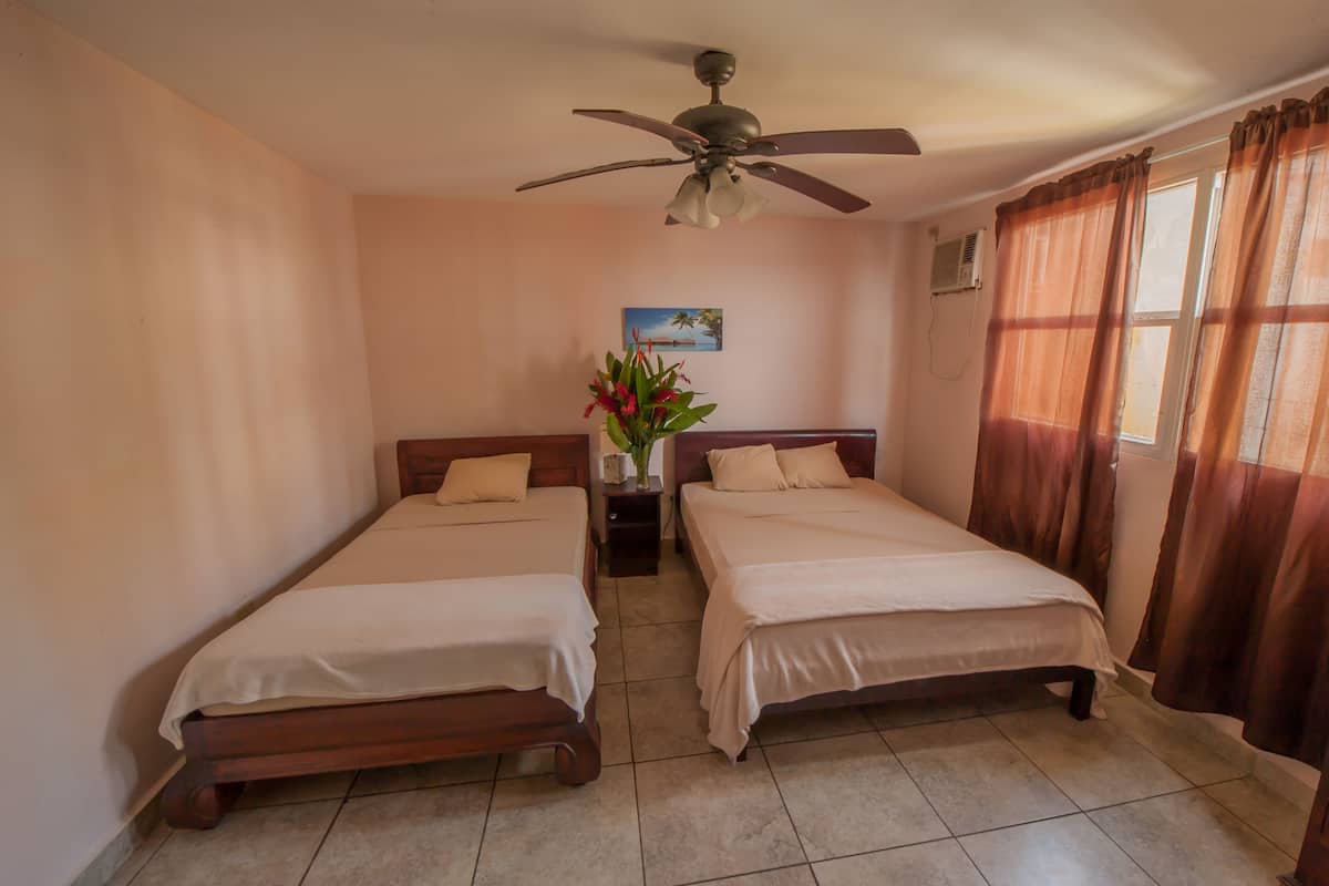 Habitación triple básica | Wifi gratis
