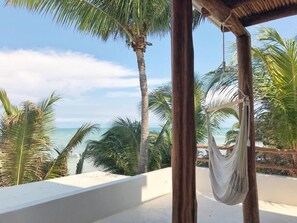 Property grounds - Casa Acacia - Stylish Beachfront Property (Isla Holbox)