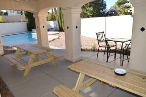 屋外ダイニングエリア