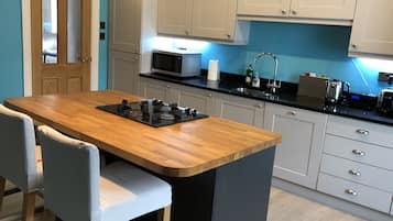 Ferienhaus, eigenes Bad | Restaurant