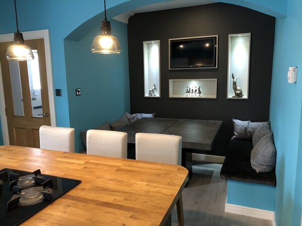 House, Private Bathroom | Restaurant