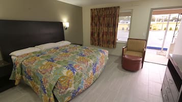 Desk, laptop workspace, free WiFi