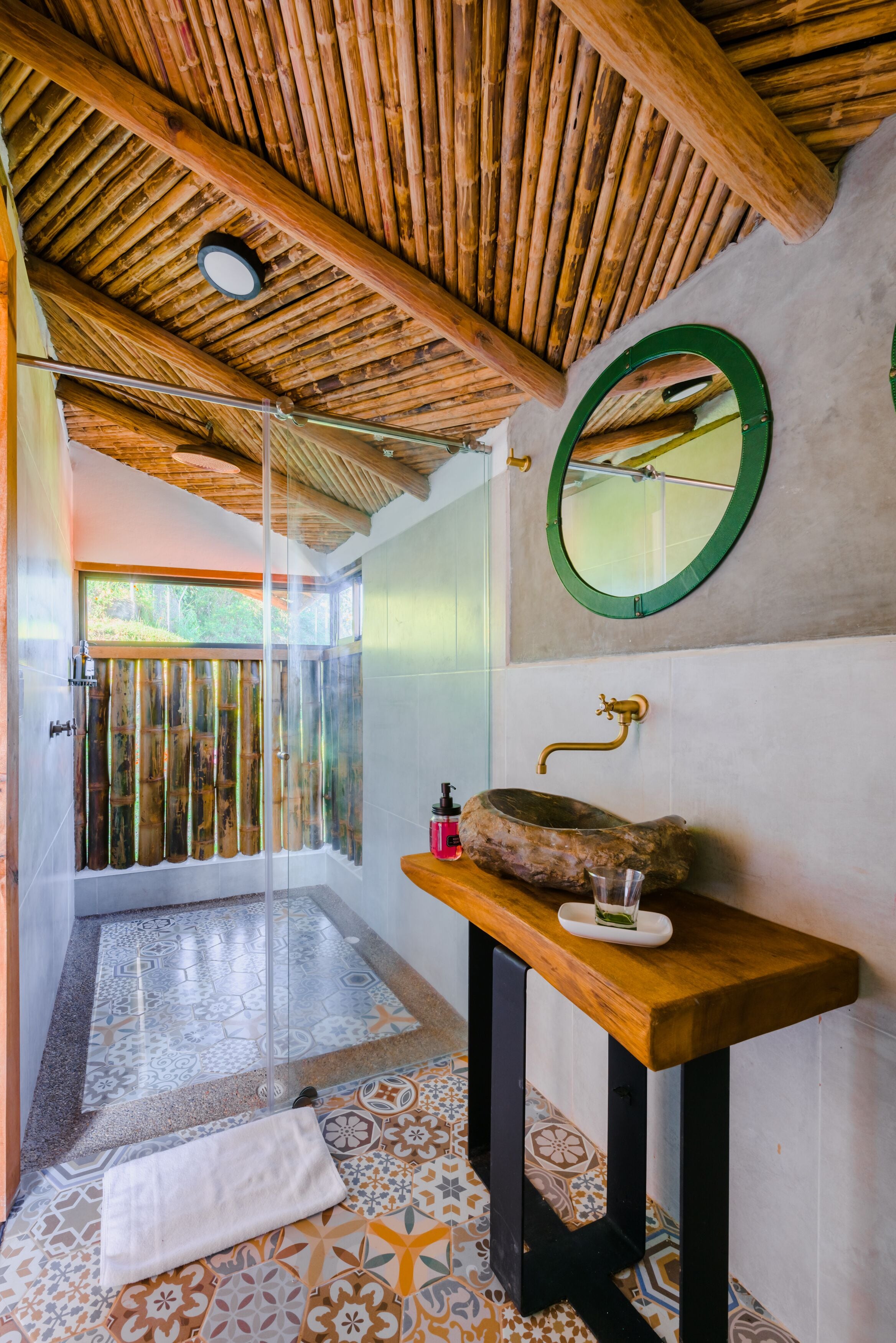 deluxe cabin, balcony | bathroom | shower, towels, soap, shampoo