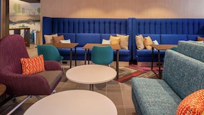Dining - Tru By Hilton Elkhart (Elkhart)