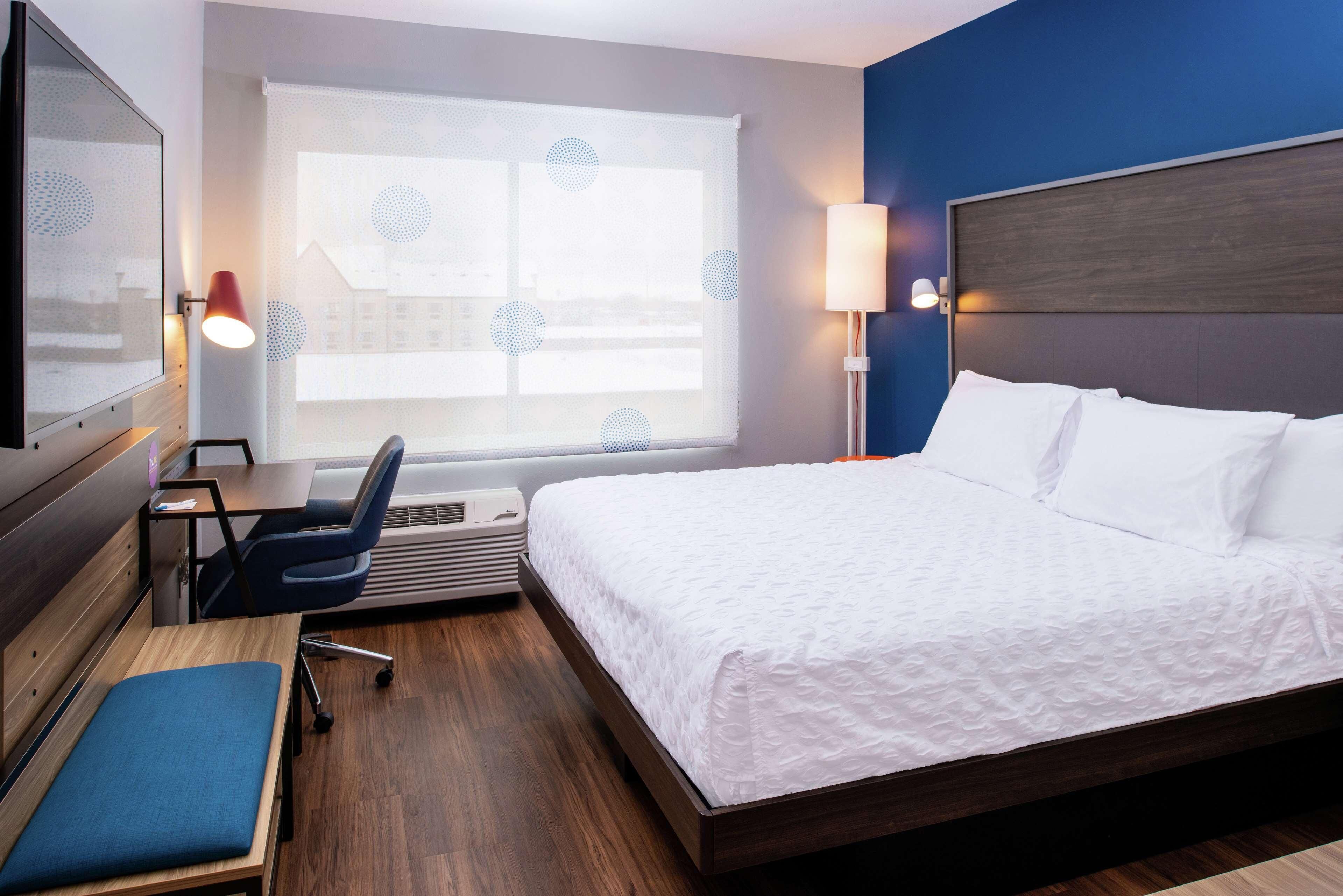 Cortinas blackout, tabla de planchar con plancha y wifi gratis 