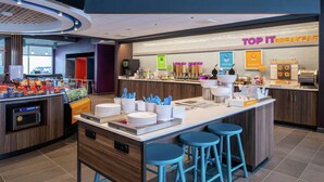 Dining - Tru By Hilton Elkhart (Elkhart)