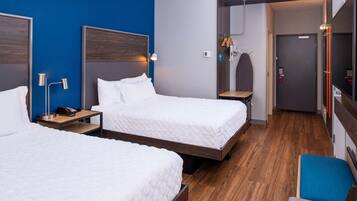 Cortinas opacas, tabla de planchar con plancha, wifi gratis