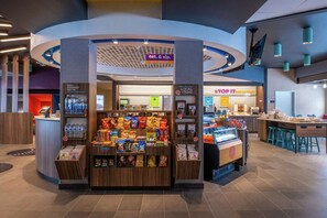 Gift shop - Tru by Hilton Elkhart (Elkhart)
