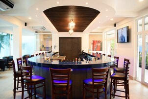 天台酒吧、户外餐饮、在特定日期营业