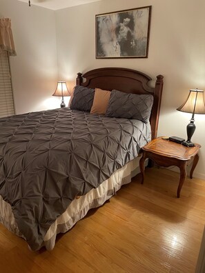3 bedrooms, desk, iron/ironing board, free WiFi