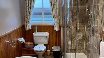 Bathtub, towels