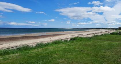 Das von Visit Scotland mit 4 * bewertete Nairn House ist ein hübsches georgianisches Haus, das zu einem exzellenten Gebäude renoviert wurde