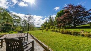 Property grounds - The Miller's House -  a house that sleeps 9 guests  in 4 bedrooms (Kirkpatrick Durham, Castle Douglas)