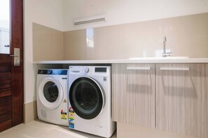 Interior - Ceol Na Mara Luxury Pool Escape with Golf Views (Dunsborough)